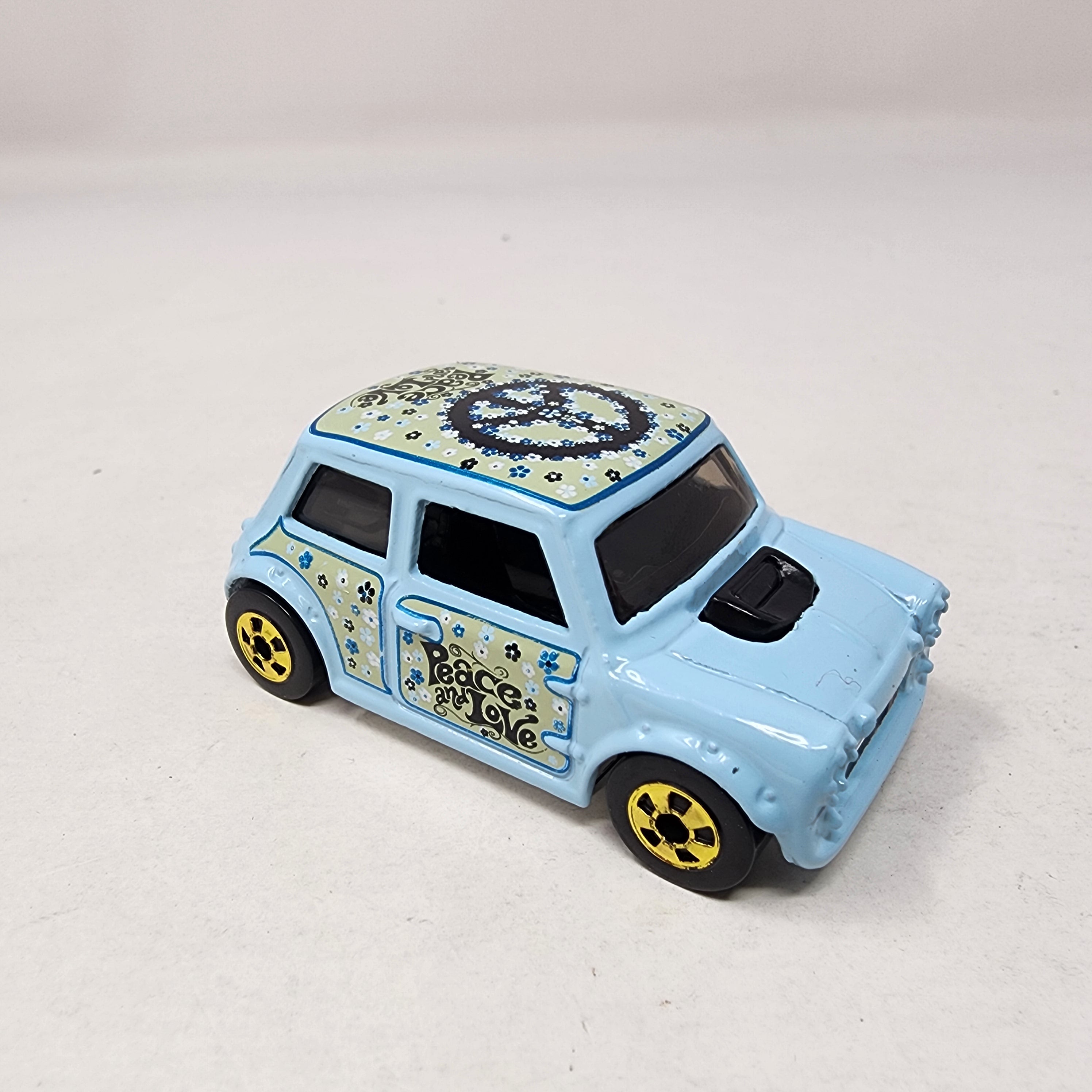 Morris Mini * Hot Wheels Loose 1:64 Scale Diecast