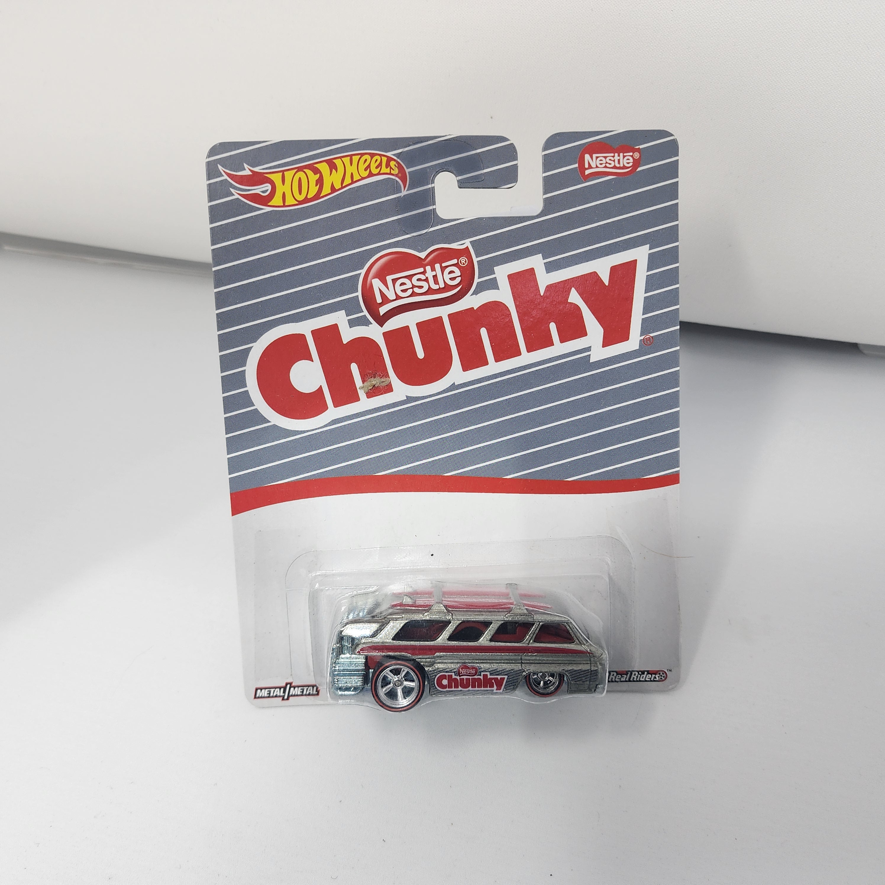 Chevy Greenbrier Sports Wagon Nestle * Hot Wheels Premium Pop