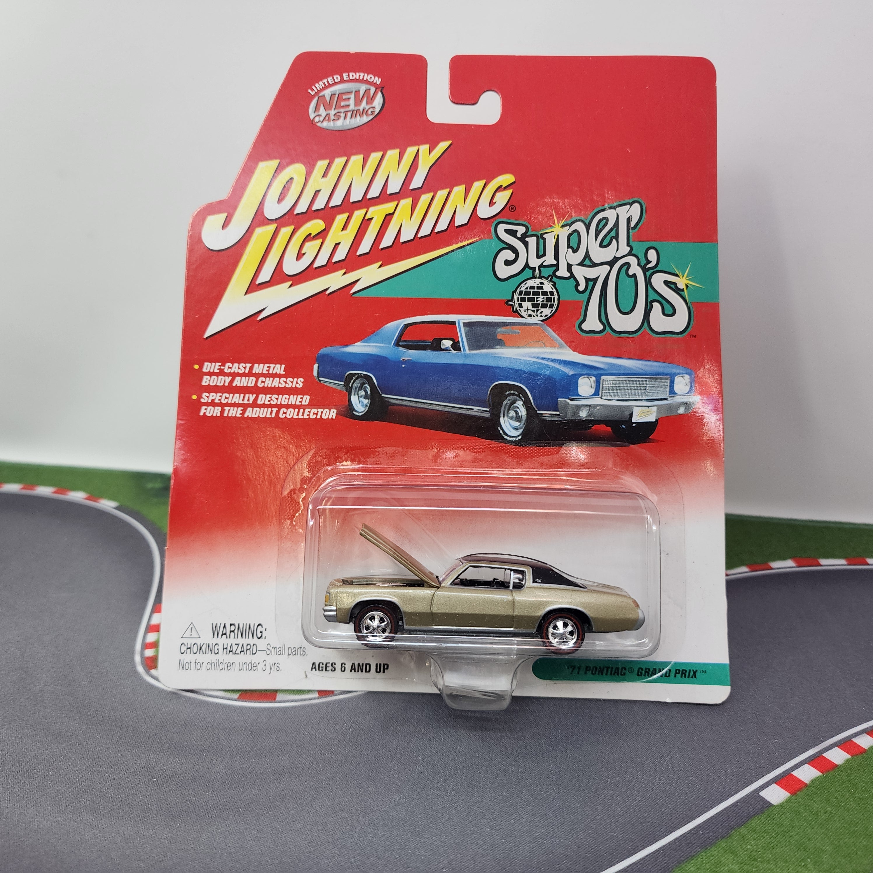 1971 Pontiac Grand Prix * Johnny Lightning Super 70's