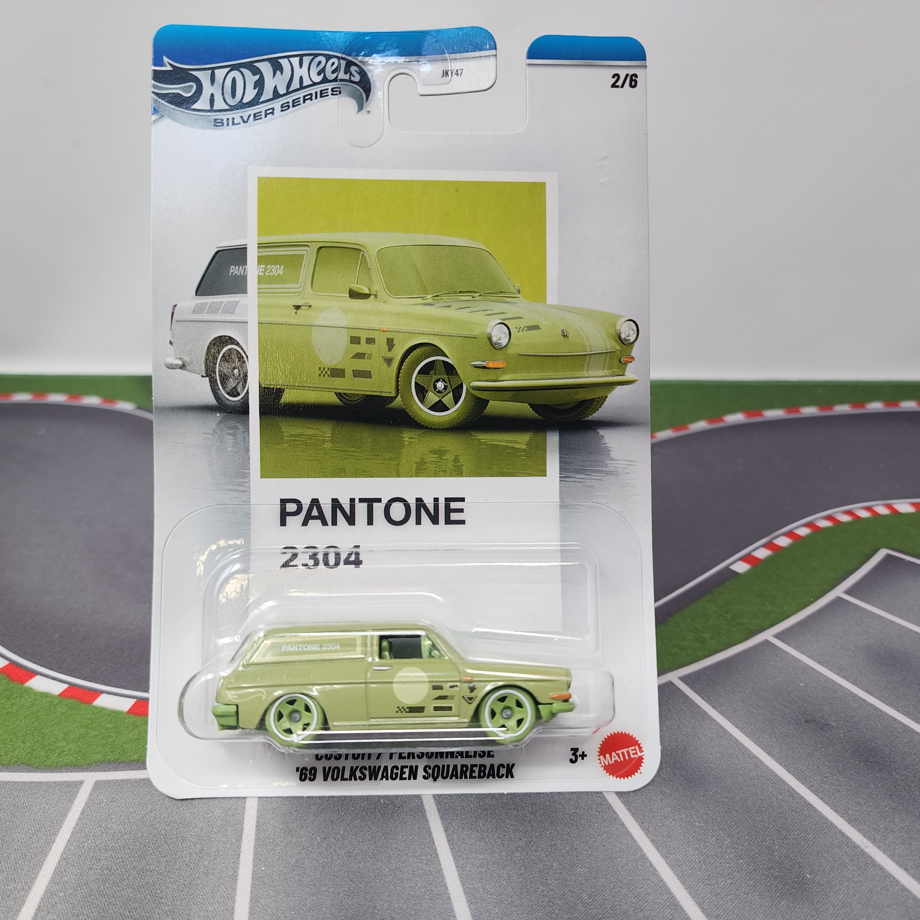 69 Volkswagen Squareback #2/6 * 2026 Hot Wheels PANTONE Silver