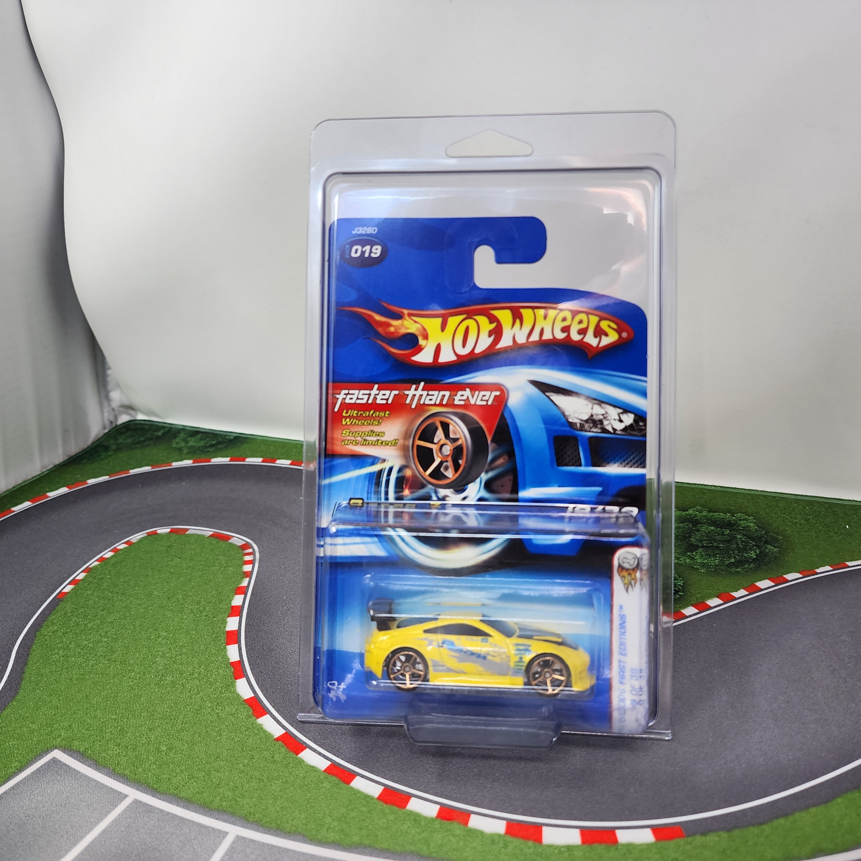 Nissan Z #19 * Yellow w/ FTE Rims * 2006 Hot Wheels First Edition