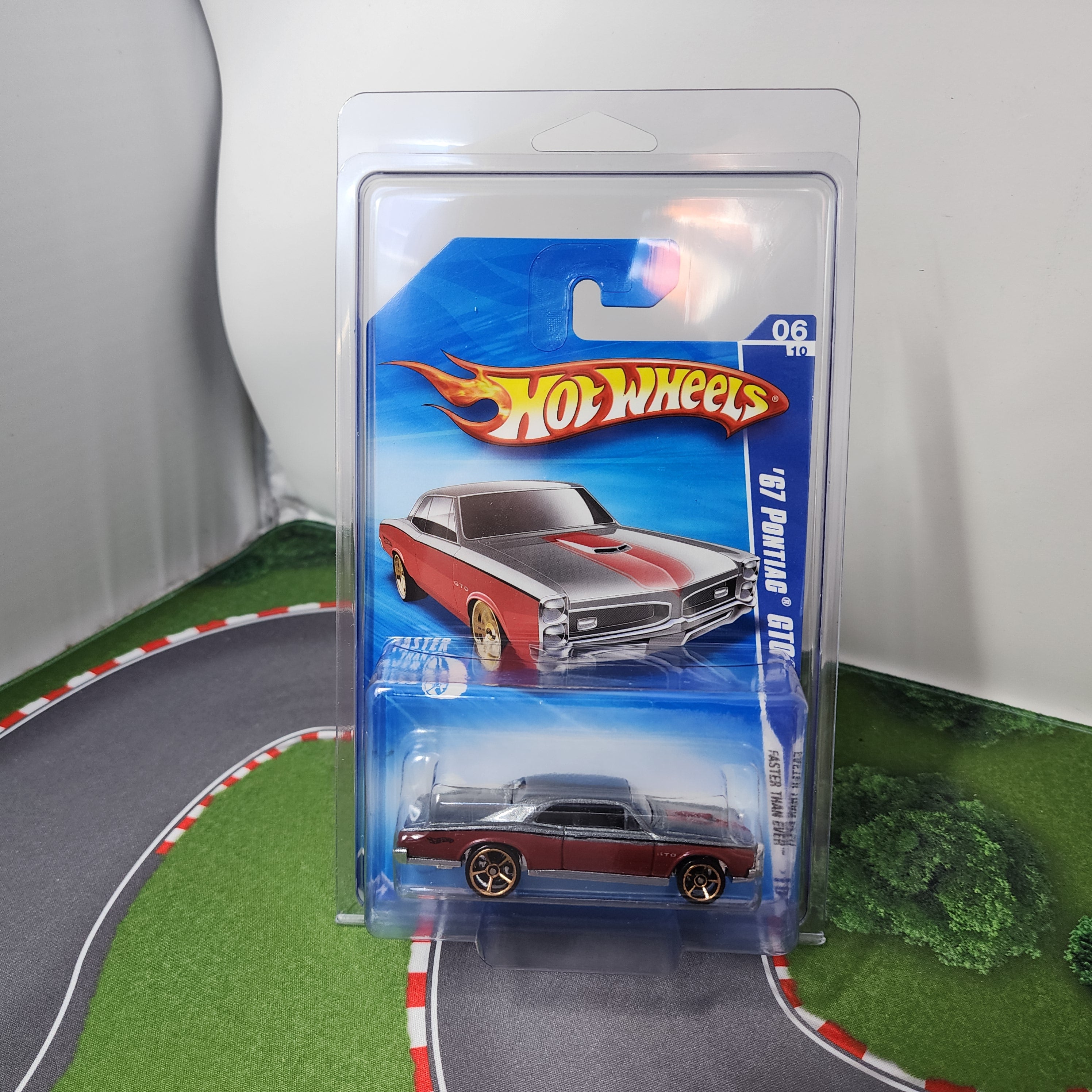 67 Pontiac GTO #134 * Grey/Burgundy w/ FTE * 2010 Hot Wheels
