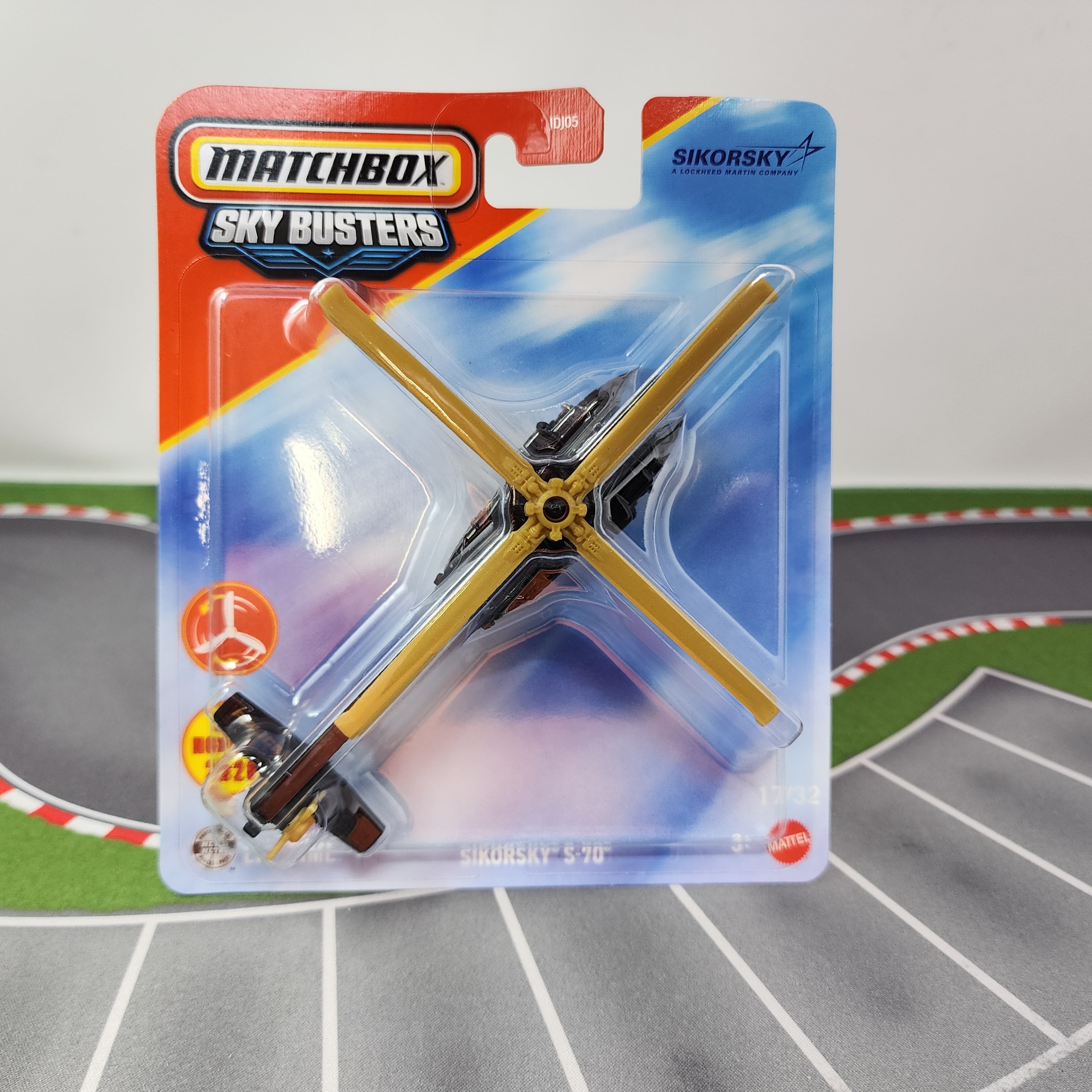 Sikorsky S-70 #17 * 2026 Matchbox Sky Busters New Case J