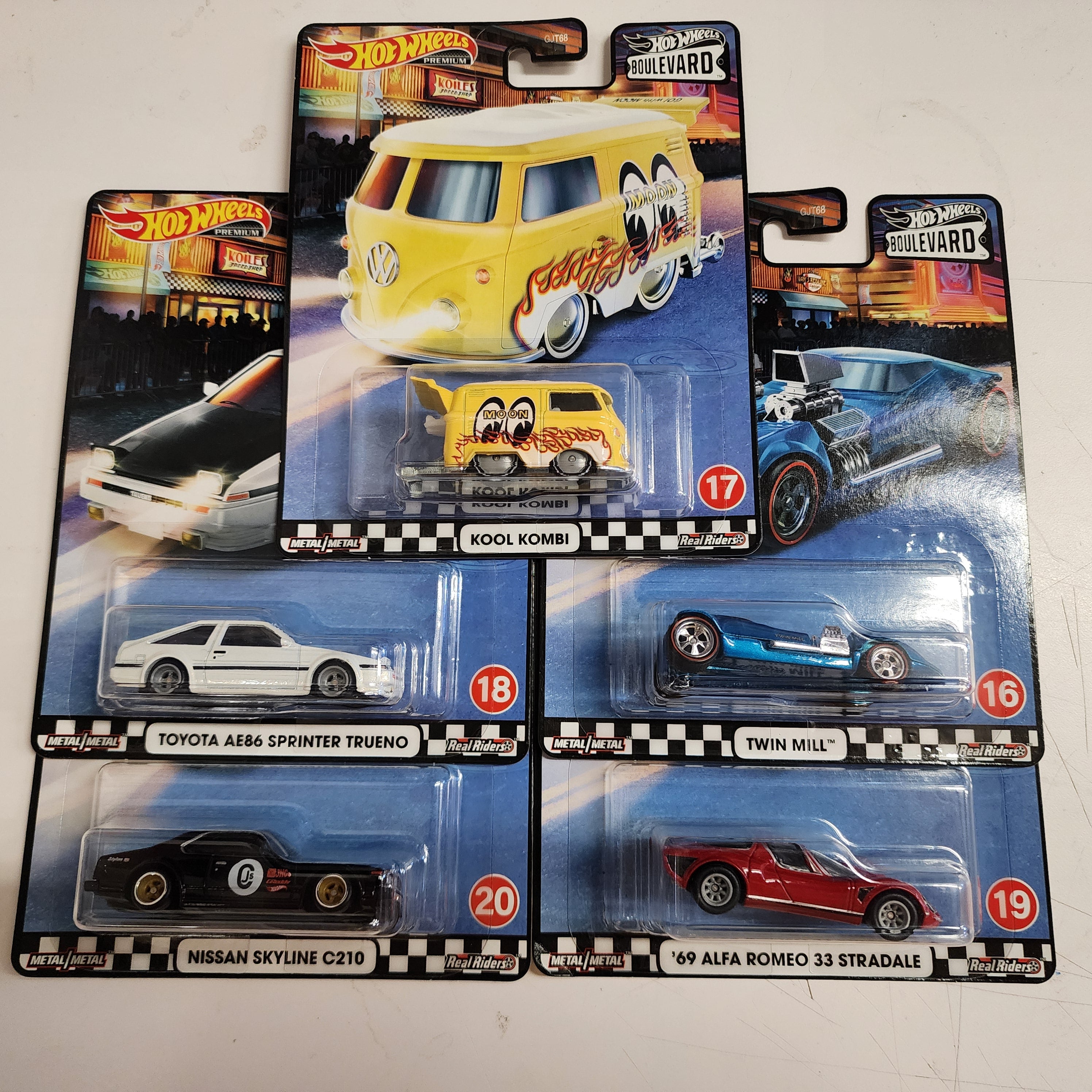 5 Car Set Case D * Boulevard Cars #16 - #20 * Hot Wheels Kombi