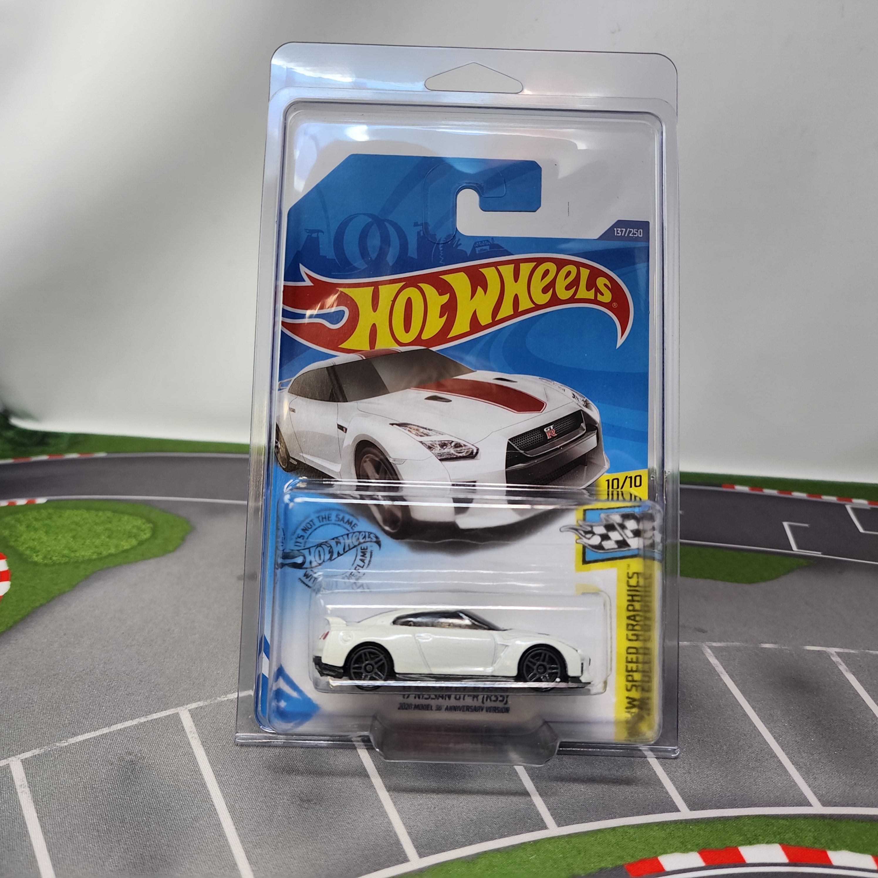 17 Nissan GT-R R35 #137 * WHITE 35th Anniversary * Hot Wheels 2020