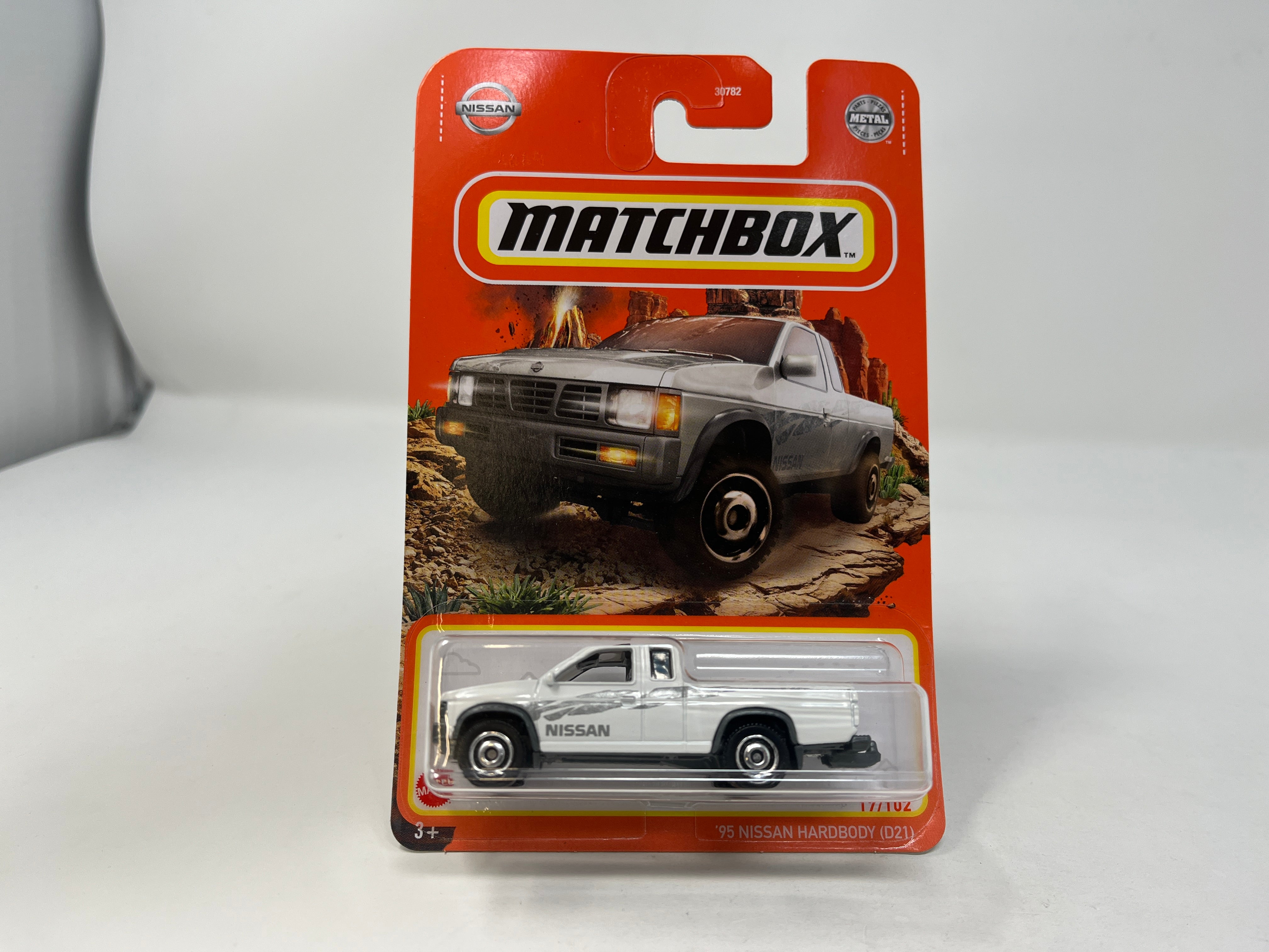 95 Nissan Hardbody D21 #17 * Matchbox Basic Series * WHITE