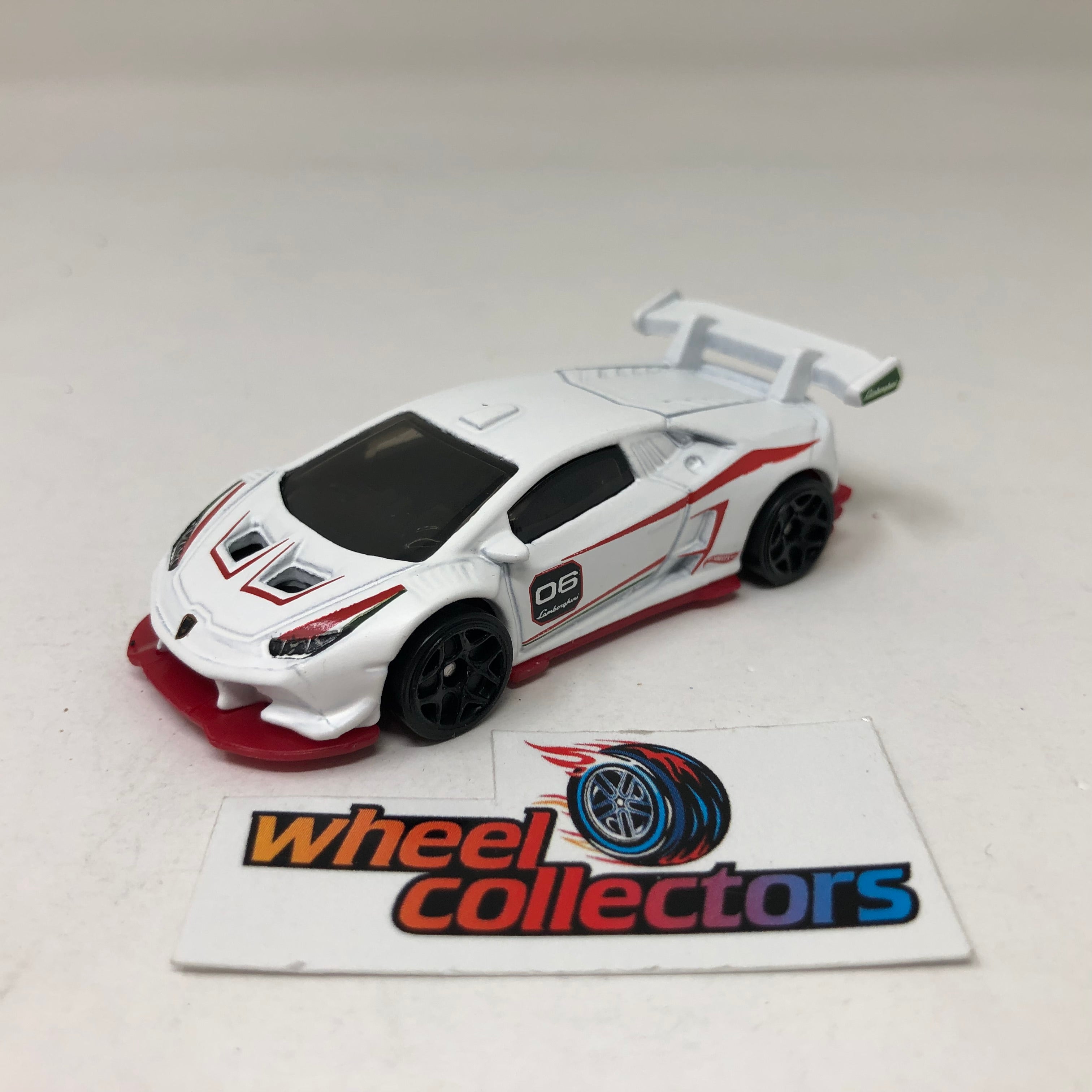 Lamborghini Huracan LP 620-2 Super Trofeo White Hot Wheels Loose 1:64 Scale