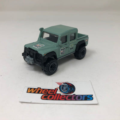 '15 Land Rover Defender Double Cab * Green * Hot Wheels Loose 1:64 Scale