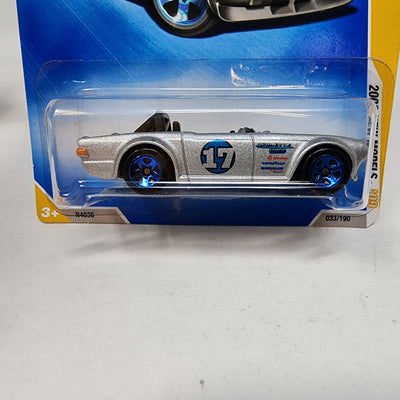 Triumph TR6 #33 * Silver * 2009 Hot Wheels