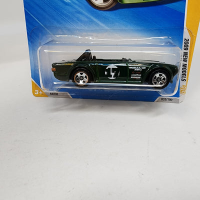 Triumph TR6 #33 * Green * 2009 Hot Wheels