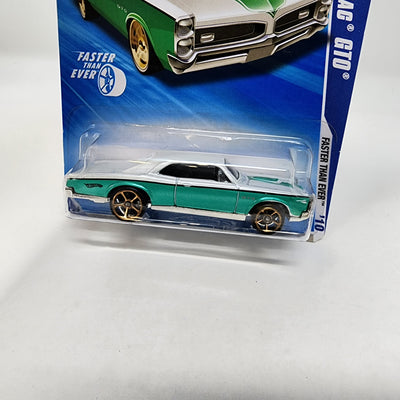 '67 Pontiac GTO #134 * White/Aqua * 2010 Hot Wheels