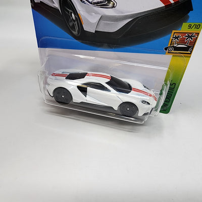 '17 Ford GT #240 * WHITE * 2024 Hot Wheels Case Q