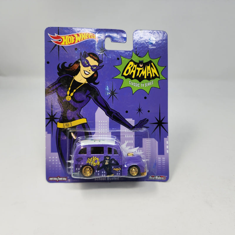 School Busted Catwoman * Hot Wheels Pop Culture DC Comics