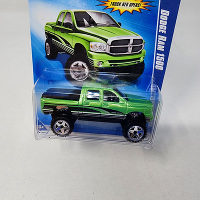 Dodge RAM 1500 #87 * Green * 2009 Hot Wheels