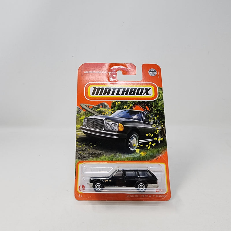 Mercedes-Benz W123 Wagon * BLACK * Matchbox Basic