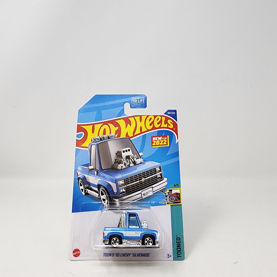 TOUGH 43 青トラック 1/43スケール Greenlight 1/43 Scale 86632 - 1984 Freightliner FLA 9664 Tow Truck
