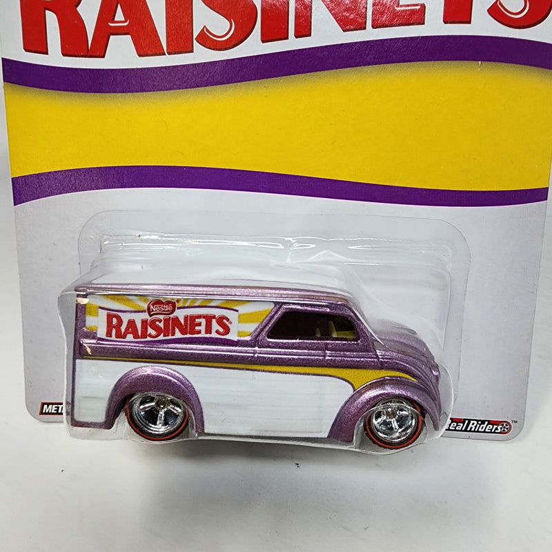 Dairy Delivery Raisinets * Hot Wheels Pop Culture Nestle