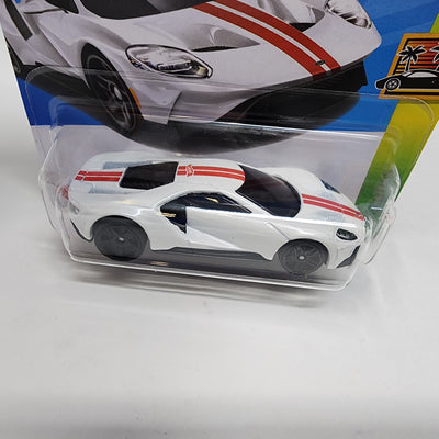 Short Card * '17 Ford GT #240 * WHITE * 2024 Hot Wheels Case Q