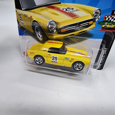 Short Card * Honda S800 Racing #209 * YELLOW * 2024 Hot Wheels Case Q