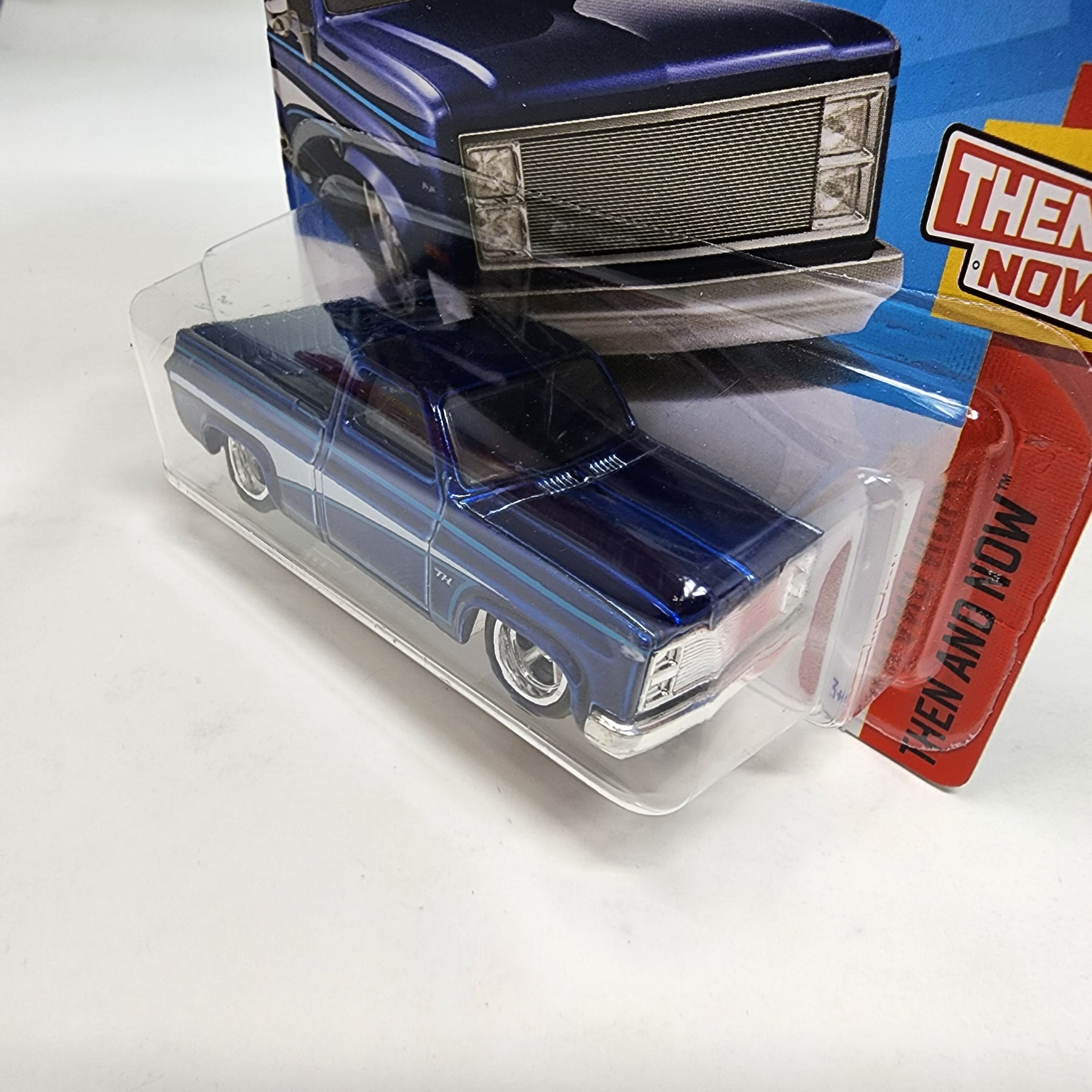 '83 Chevy Silverado 249 * SUPER TREASURE HUNT * 2024 Hot Wheels Case