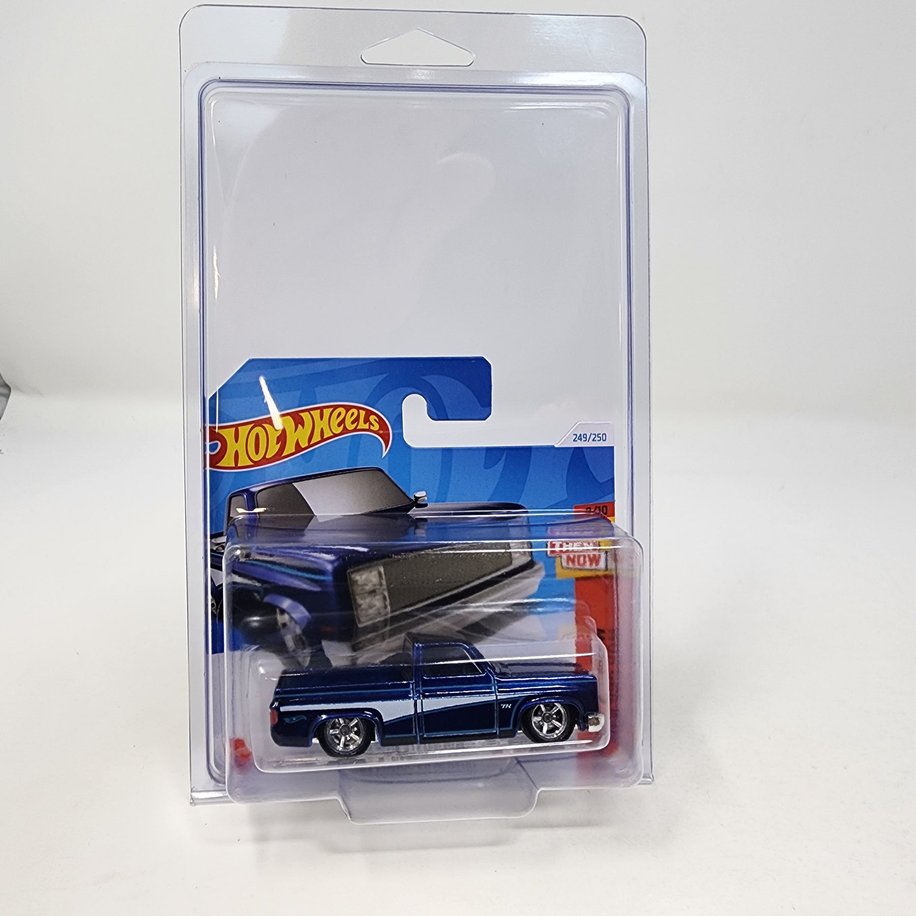 '83 Chevy Silverado 249 * SUPER TREASURE HUNT * 2024 Hot Wheels Case