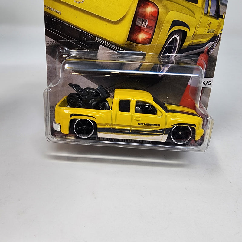 Chevy Silverado * Yellow * Hot Wheels Car Culture TRUCKS Series