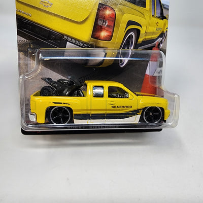 Chevy Silverado * Yellow * Hot Wheels Car Culture TRUCKS Series