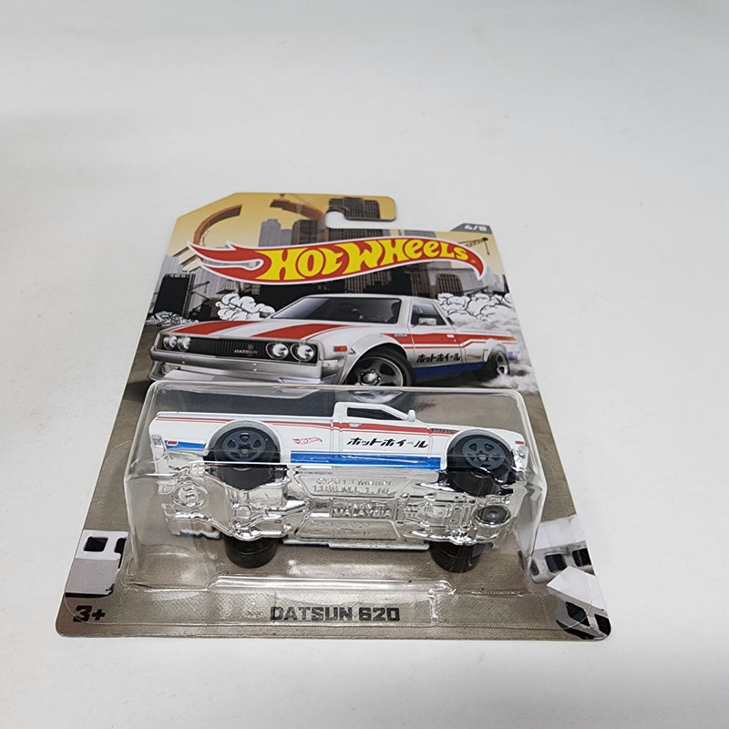 Datsun 620 4/8 * White * Hot Wheels Truck Series