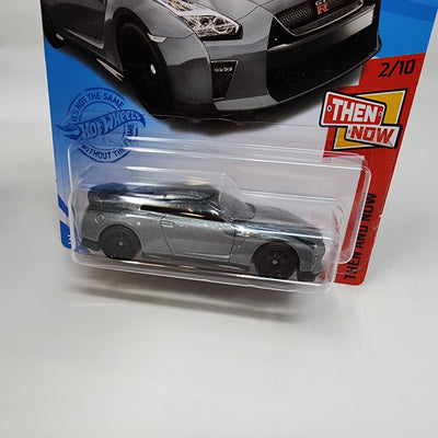 '17 Nissan GT-R R35 #79 * Grey * Hot Wheels 2021