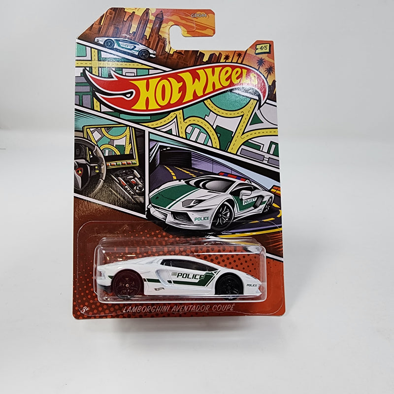 Lamborghini Aventador Coupe * White * Hot Wheels Comics & Cops