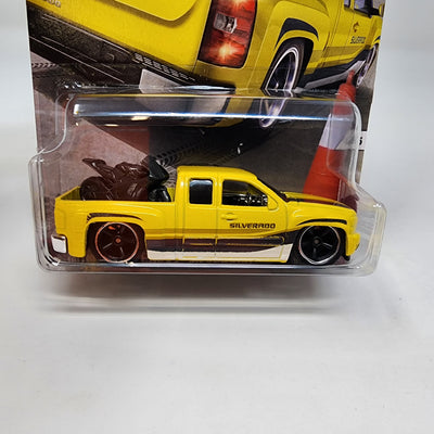 Chevy Silverado * Yellow * Hot Wheels Car Culture TRUCKS Series