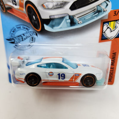 '18 Ford Mustang GT #180 * White Gulf * 2019 Hot Wheels Basic