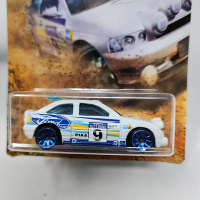 Ford Escort #1/6 * White * Hot Wheels Rally Series