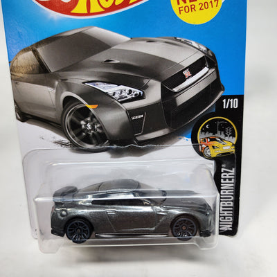 '17 Nissan GT-R (R35) #364 * GREY * Hot Wheels 2017