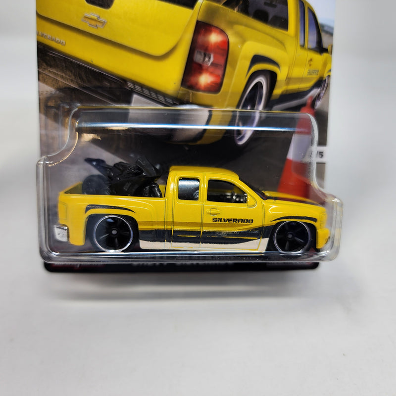 Chevy Silverado * Yellow * Hot Wheels Car Culture TRUCKS Series