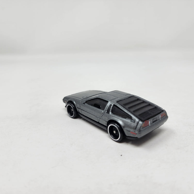 Delorean DMC * Hot Wheels Loose 1:64 Scale Diecast