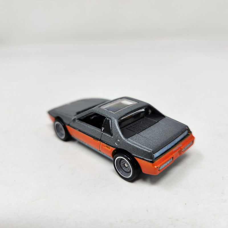 Pontiac Fiero 2M4 * Hot Wheels Loose 1:64 scale w/ Rubber Tires