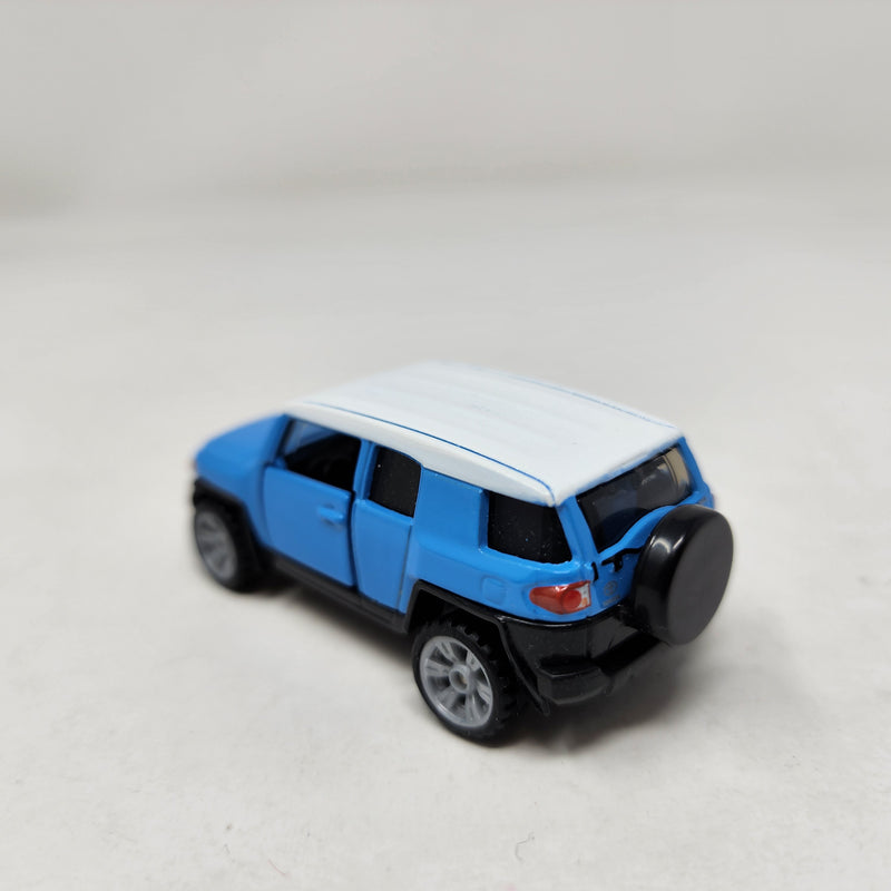 Toyota FJ Cruiser * Matchbox Loose 1:64 scale w/ Rubber Tires