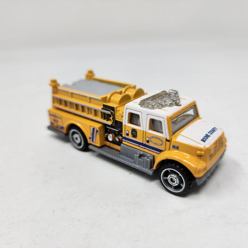 International Pumper Truck * Matchbox Loose 1:64 scale w/ Rubber Tires