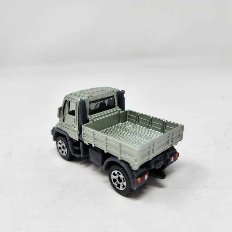 2006 Mercedes-Benz Unimog U300 * Matchbox Loose 1:64 scale