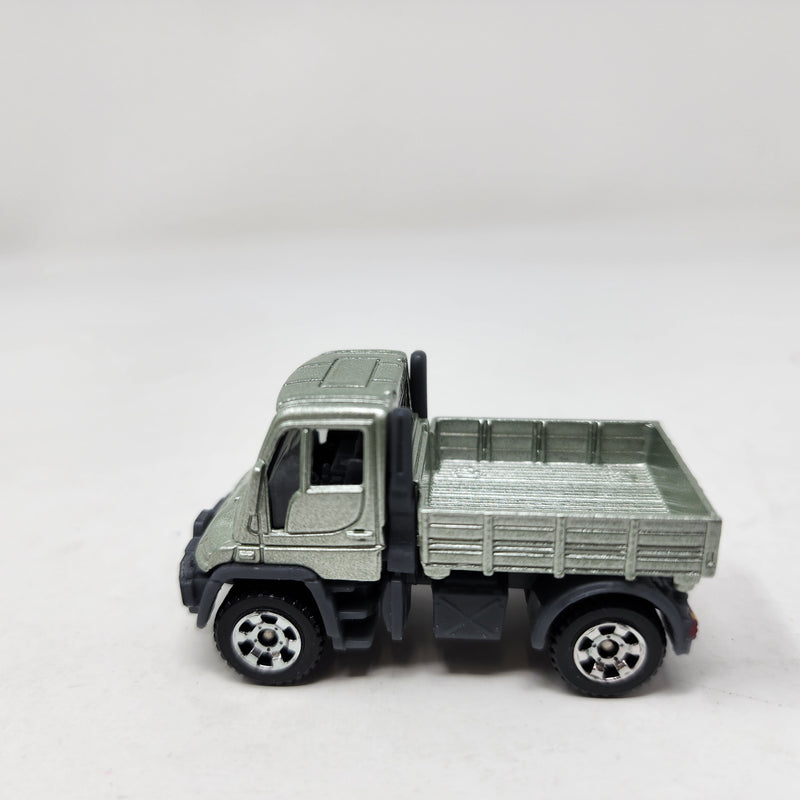 2006 Mercedes-Benz Unimog U300 * Matchbox Loose 1:64 scale