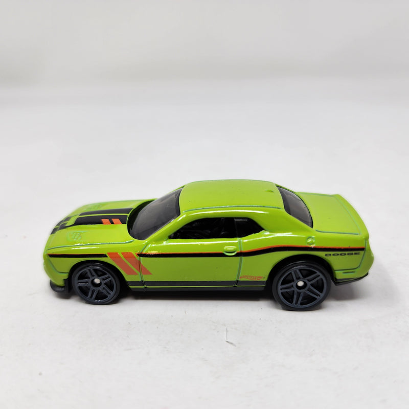 2015 Dodge Challenger SRT * Hot Wheels Loose 1:64 scale Diecast