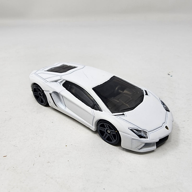 Lamborghini Aventador LP 700-4 * Hot Wheels Loose 1:64 scale Diecast