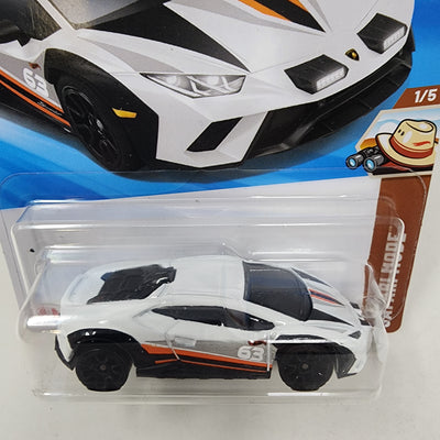 Lamborghini Huracan Sterraro #41 * White * 2025 Hot Wheels Case C * LONG Card