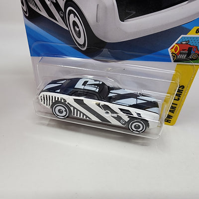 Hi-Roller II #61 * White * 2025 Hot Wheels Case D * LONG Card