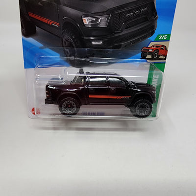 '23 RAM 1500 #96 * BLACK * 2025 Hot Wheels Case D * LONG Card