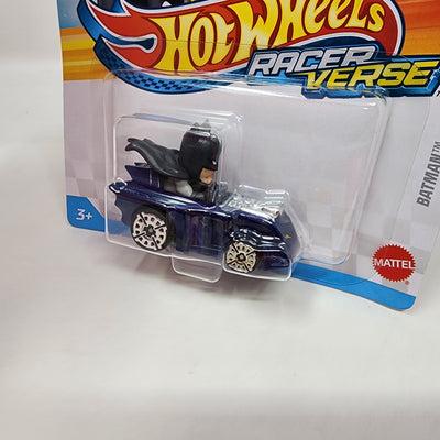 Batman DC Comics * 2025 Hot Wheels Racer Verse Case B