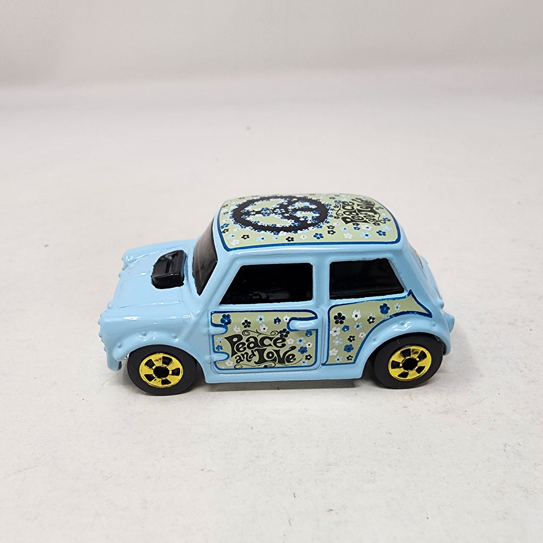 スマイルページ Morris Mini * Hot Wheels Loose 1:64 Scale Diecast