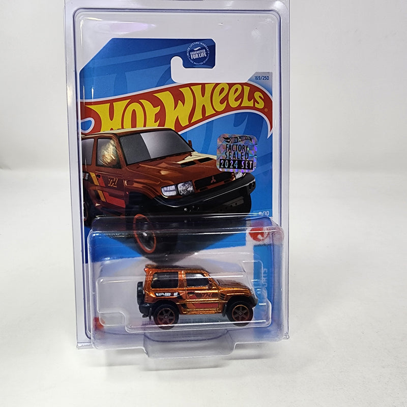 Mitsubishi Pajero * Super Treasure Hunt * 2024 Hot Wheels Basic w/ Factory Holo