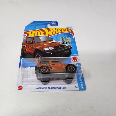 Mitsubishi Pajero * Super Treasure Hunt * 2024 Hot Wheels Basic w/ Factory Holo